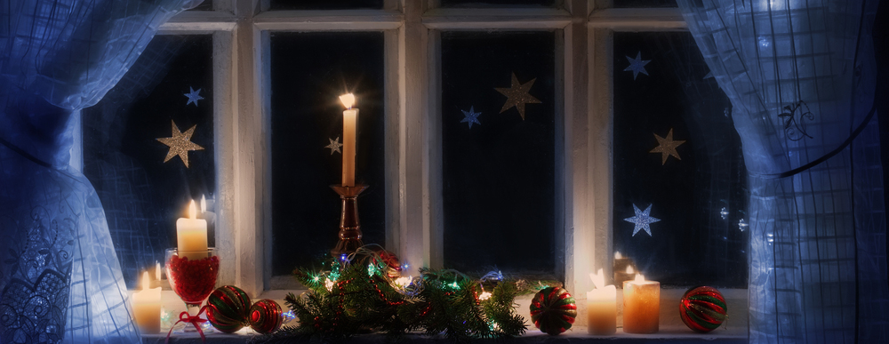 5 TIPS HOW TO DECORATE YOUR WINDOWS THIS HOLIDAY SEASON